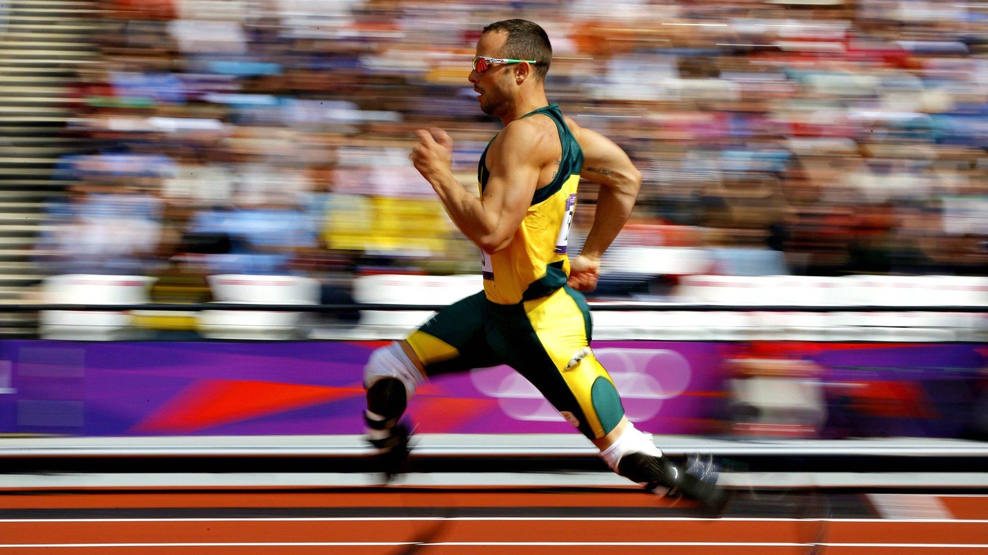 首先，我们扩展思维，构思一个能体现这种唯一性和统治力的标题